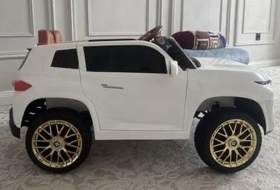 Электромашинка bmw