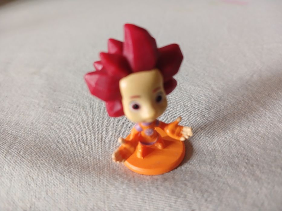 Продам фигурки из киндеров