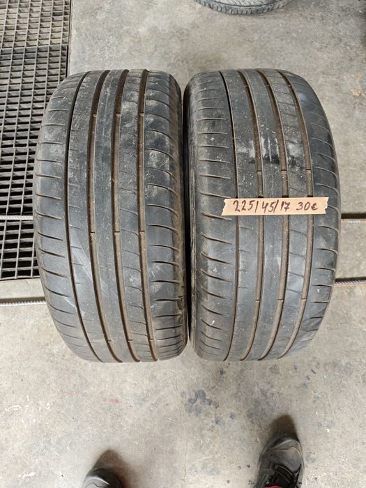 225/45/17 Good Year