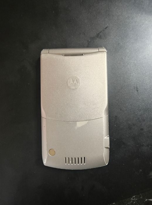 Motorola RAZR V3+incarcator original ( orice rețea)