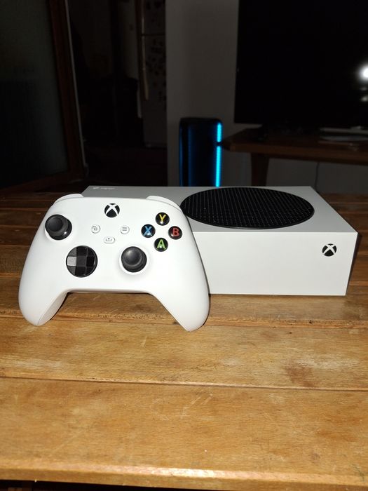 Vând Xbox series s
