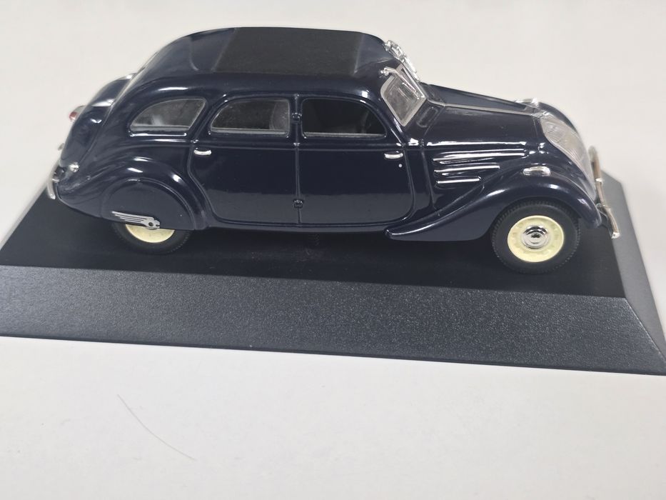 Macheta Peugeot 402 Norev 1/43