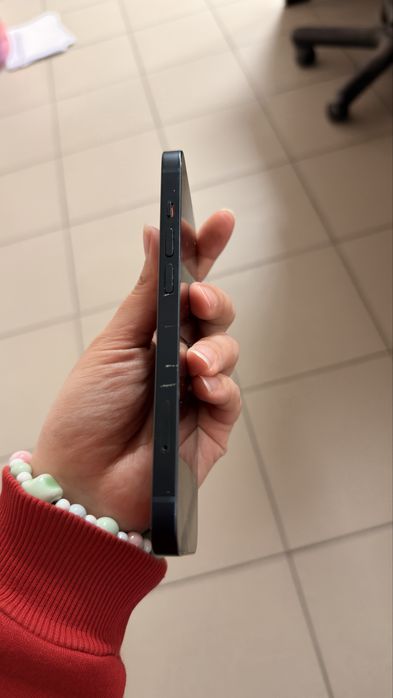 Продаю iphone 13 128gb