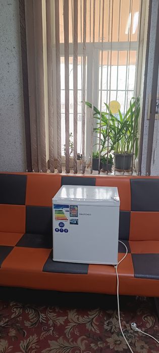 Продам мини холодильник в идеальном состоянии