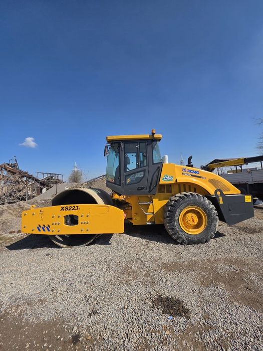 Виброкаток 22 .3 тонна сотилади йили 2024 холати идеал