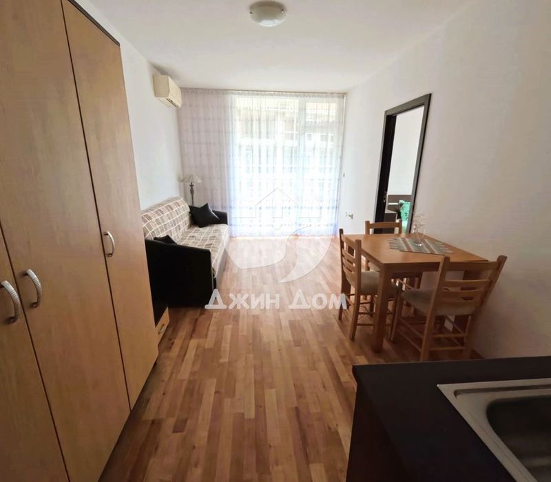 Продава се Двустаен апартамент в к.к. Слънчев бряг - 50 кв.м за 1150 €/кв.м - Снимка #2