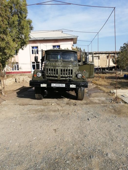 Zil 131 .Yili 1990. Yoqilĝi gaz. Balonlar yaxshi.