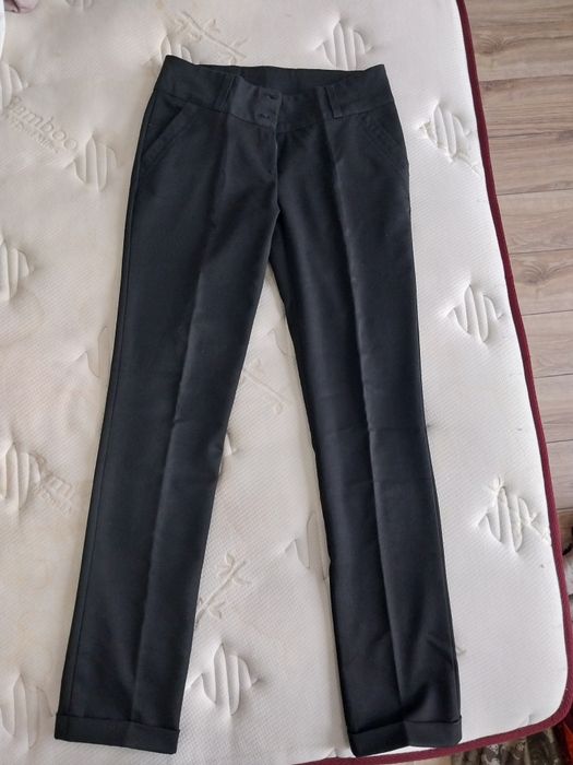 Продам женские брюки 42 размер