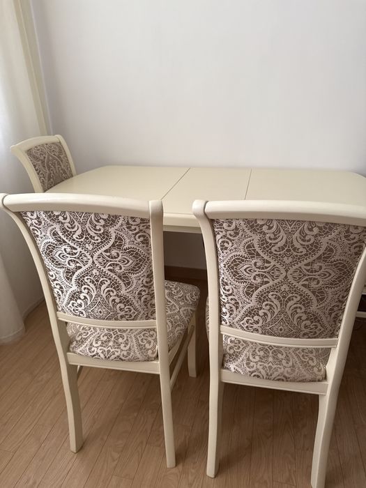 Продам стол со стульями дерево дуб