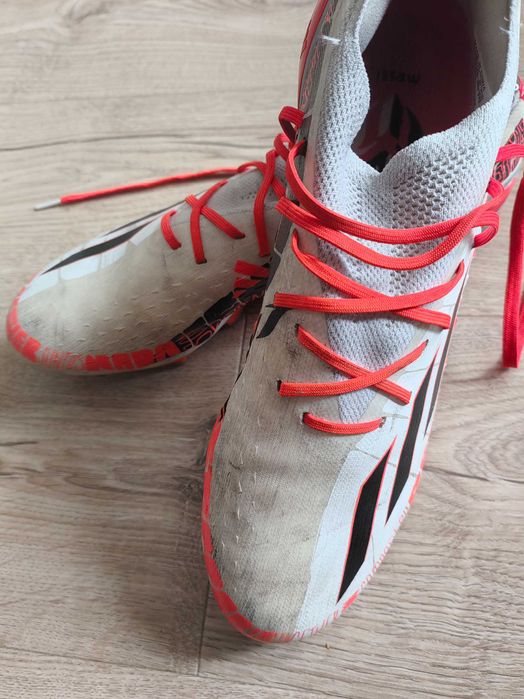 Футболни обувки Адидас