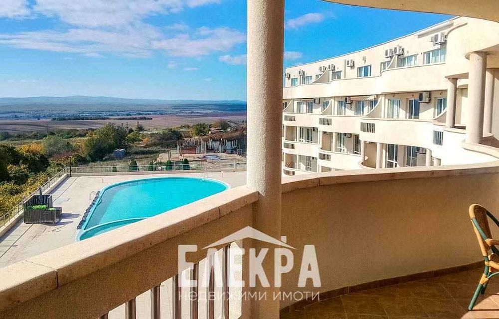 Продава се Двустаен апартамент в Варна, Център - 84 кв.м за 425 €/кв.м - Снимка #1