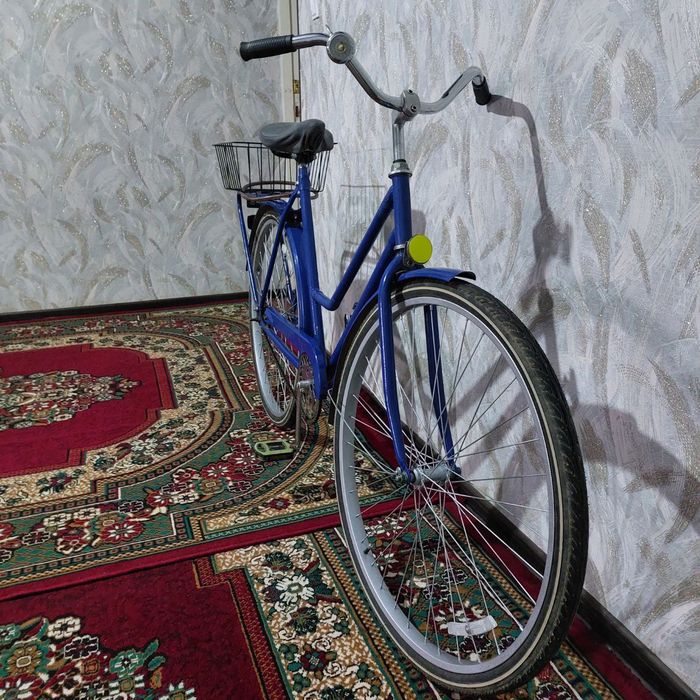 Велосипед сатылады срочно ! Покрышка, шестерня, сеплеры новый бары