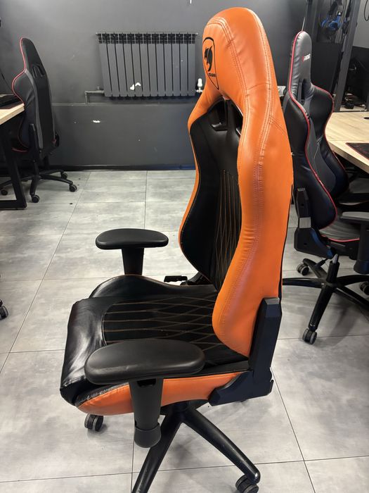 Продаю игровые кресла cougar