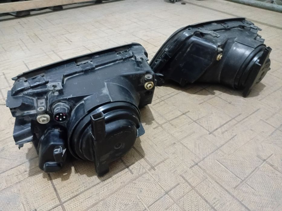 Фары Ауди 100с4 оригинал