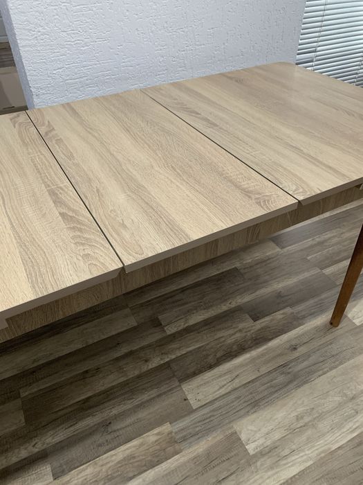 Разтегателна трапезна маса