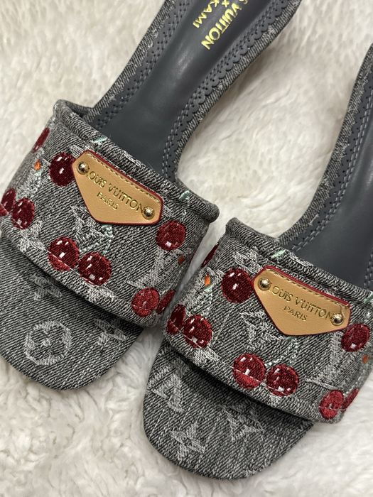 Louis Vuitton чехли