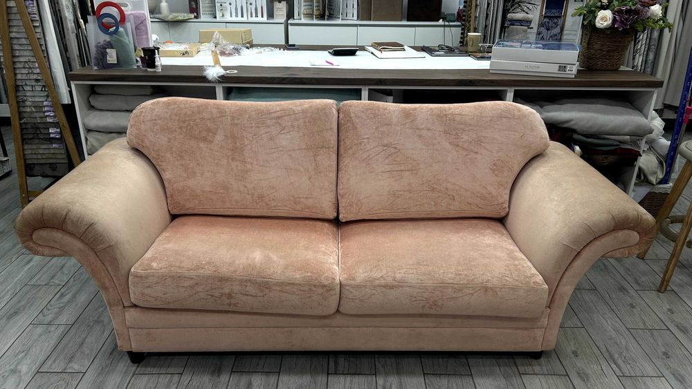Продам Диван в хорошем состоянии