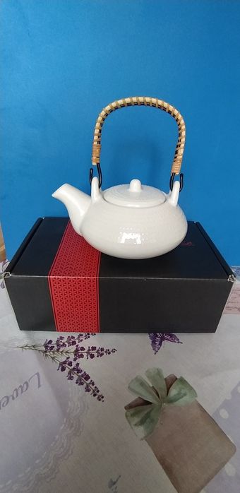 Чайник фарфоровый