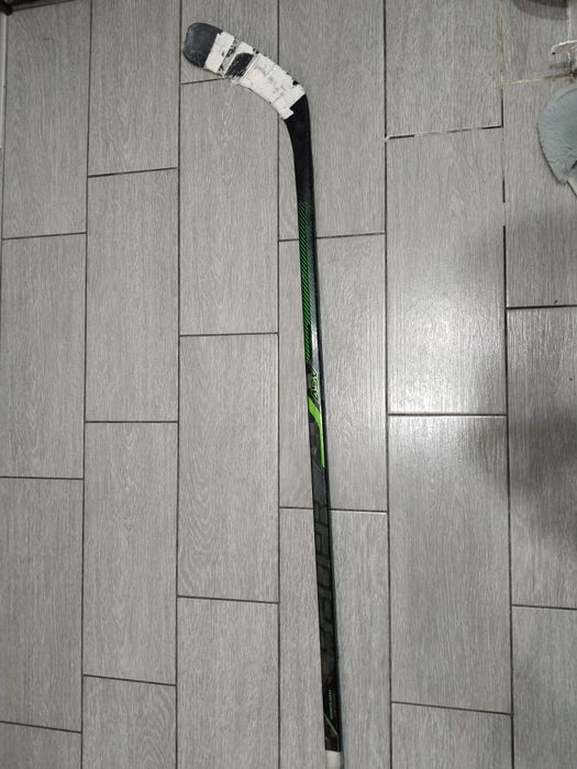 Продам клюшку Bauer Supreme