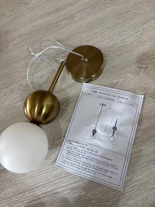 Продам люстры современные