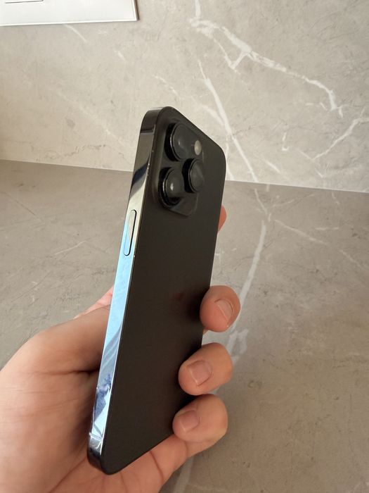 Продавам iPhone 14 Pro 256 GB - черен