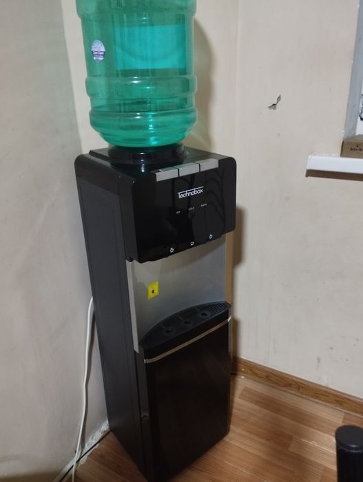 Кулер с холаденик срочно продаю