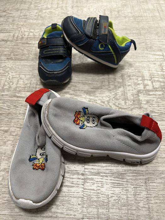 Продам детскую обувь 20,22, 23