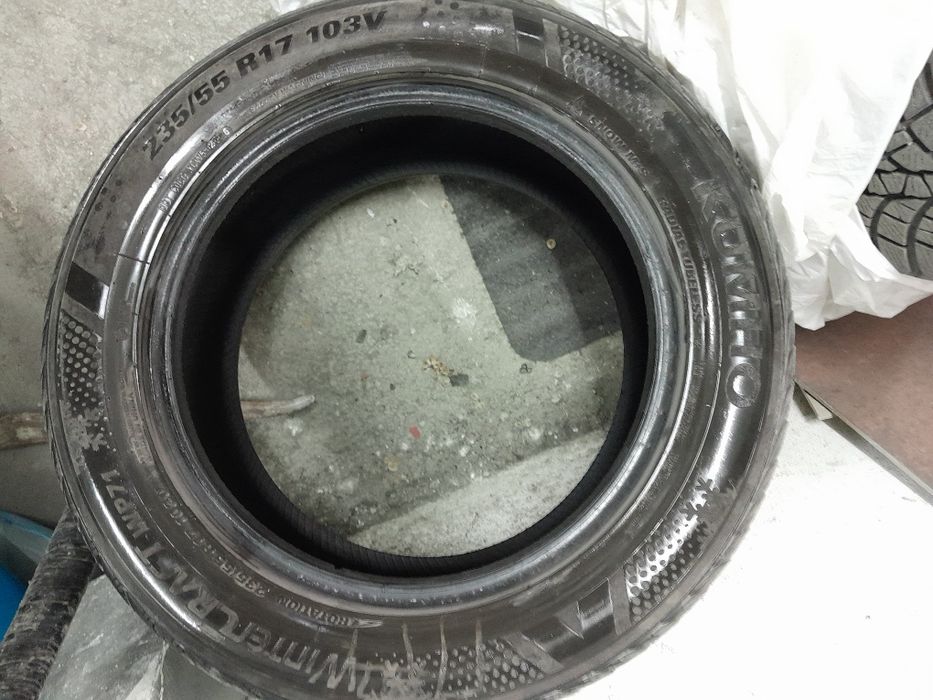 Зимни гуми 4броя 235/55/17 Kumho и летни 4бр. 175/70/14 Brigestone