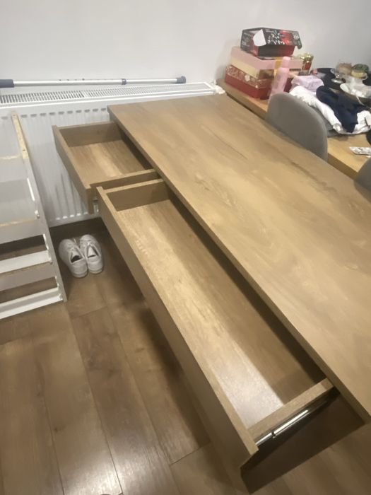 Masa cu sertare si dulap