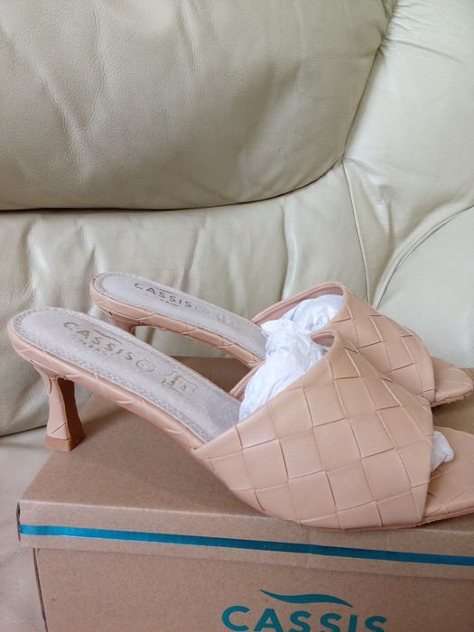 Дамски чехли на ток