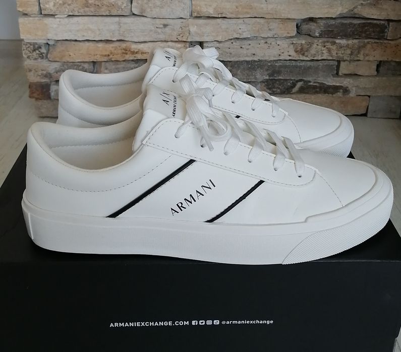 Продавам мъжки сникърси Armani Exchange 41 номер