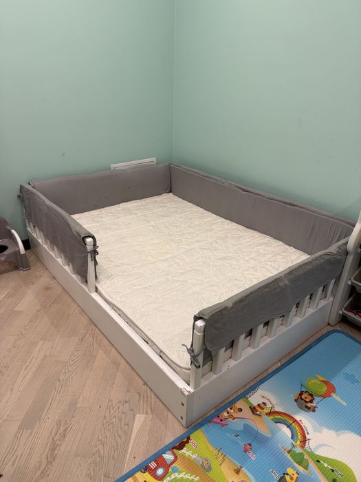 Кроаать детская напольная с бортиками + матрас