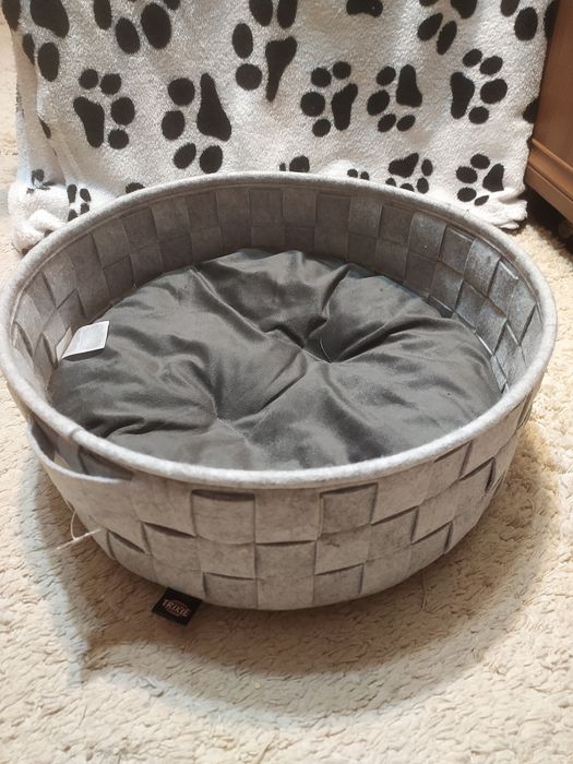 Лежанка для кошек или собачек