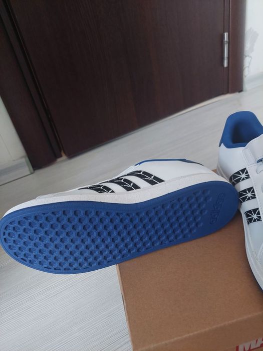 Нови маратонки Adidas Marvel