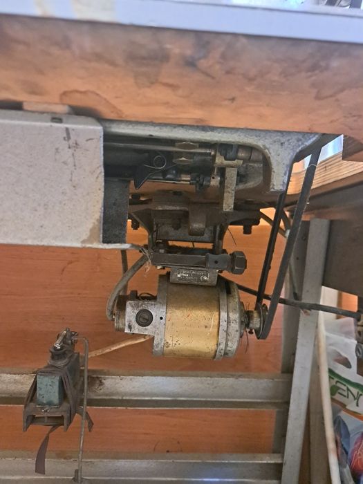 Triplok si mașina de cusut electrica
