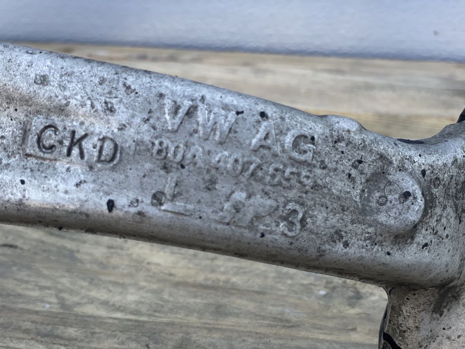 Преден ляв шенкел AUDI Q5 / SQ5 80A407559