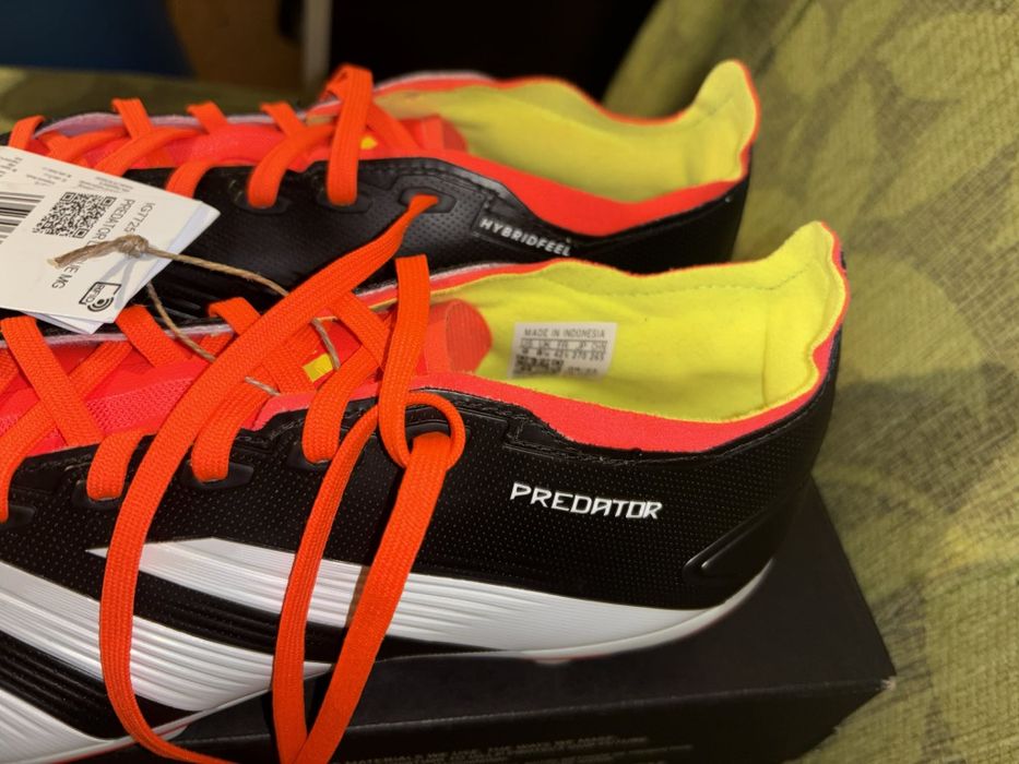 Нови футболни обувки Adidas Predator