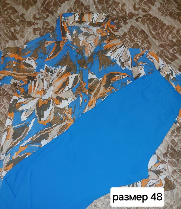 Продам костюмы женские