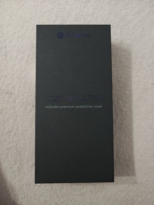 Продавам Motorola Razr 60 ultra 512 gb 16 ram ,Pink