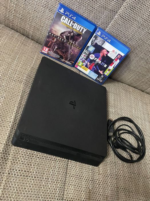 PS4 Slim [500GB] с две игри