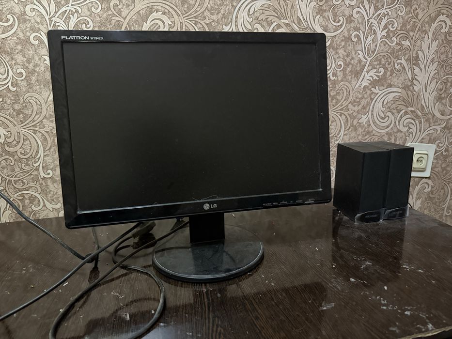Продаем компьютер с столом