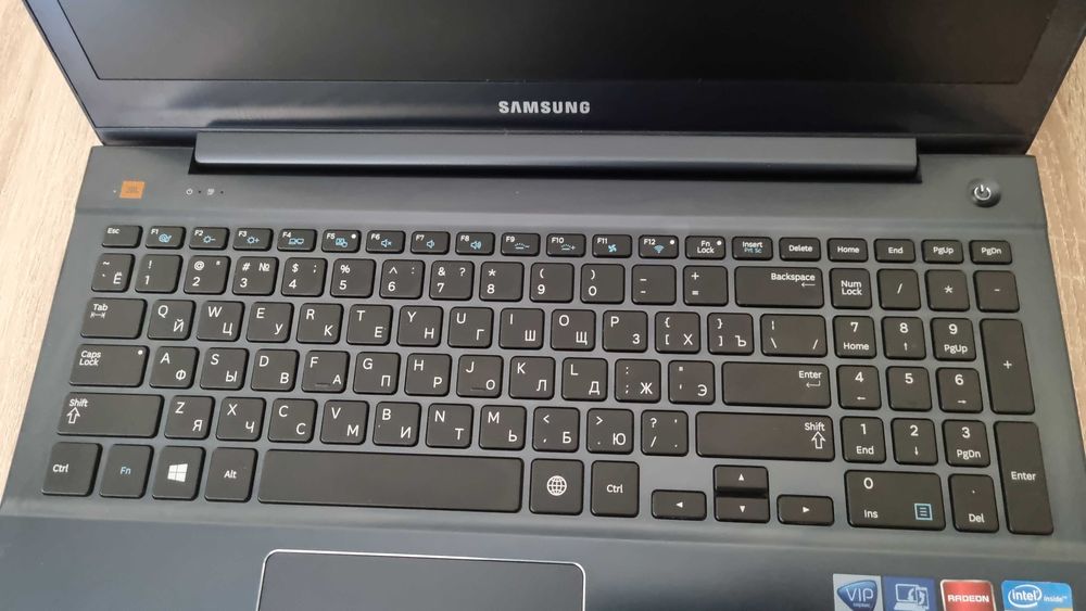 Лаптоп Samsung ATIV Book 8 NP-870Z5E-X01