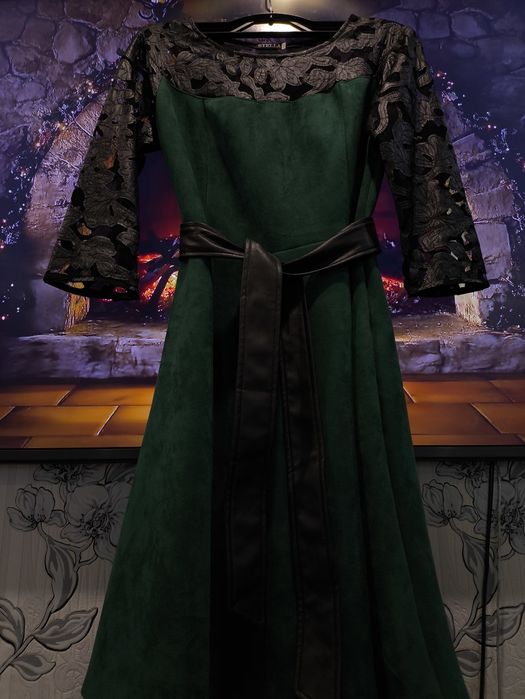 Платье  приталенное