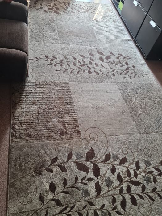 Продаётся ковёр 2 на 4