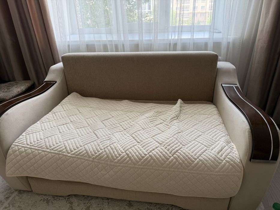 срочно продам диван