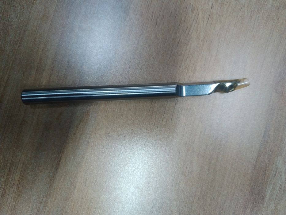 Overlok mashinka zapchastlari sotiladi. Gilamchilar uchun zapchastlar