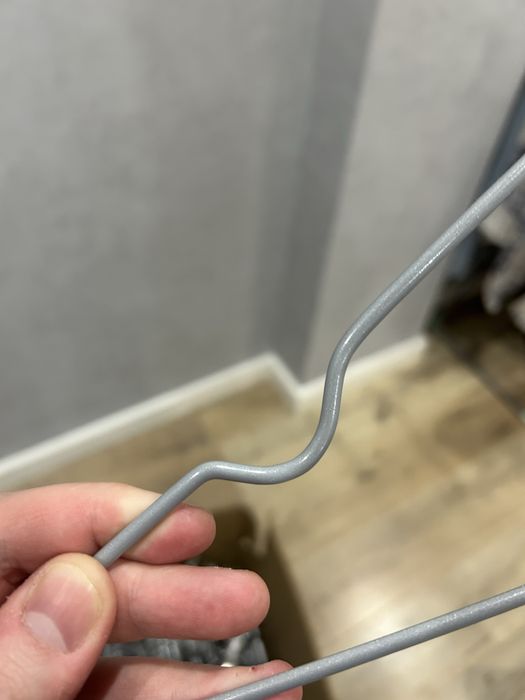 Продам коробку вешалок