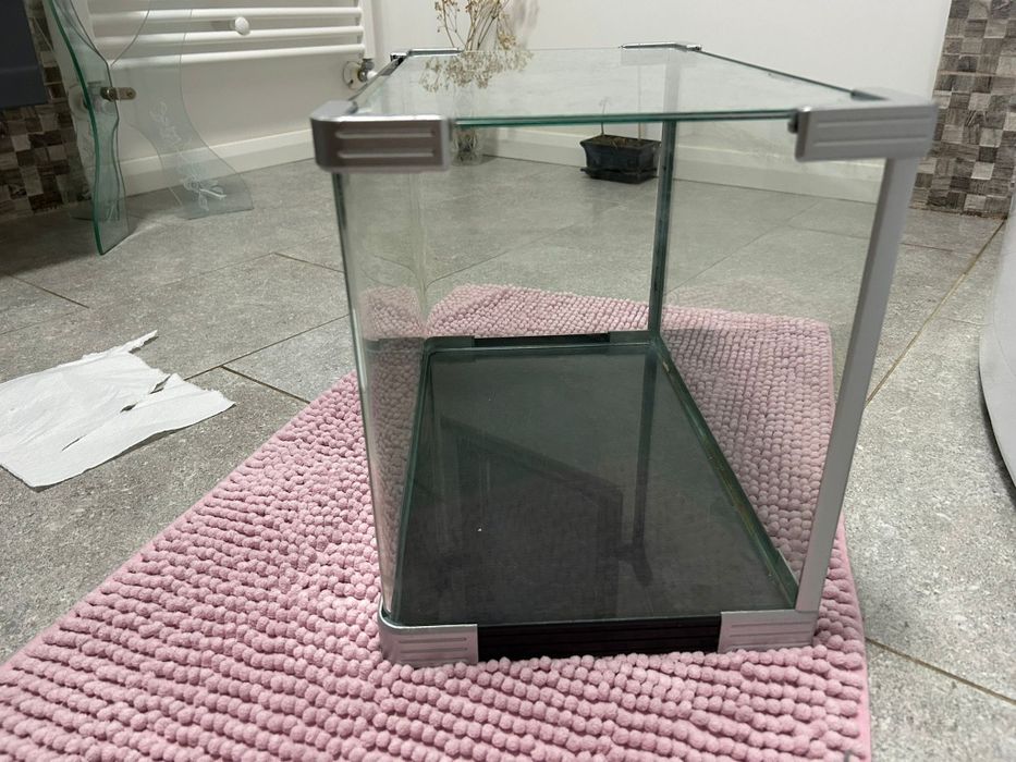 Vand acvariu cu colțuri rotunde dotat