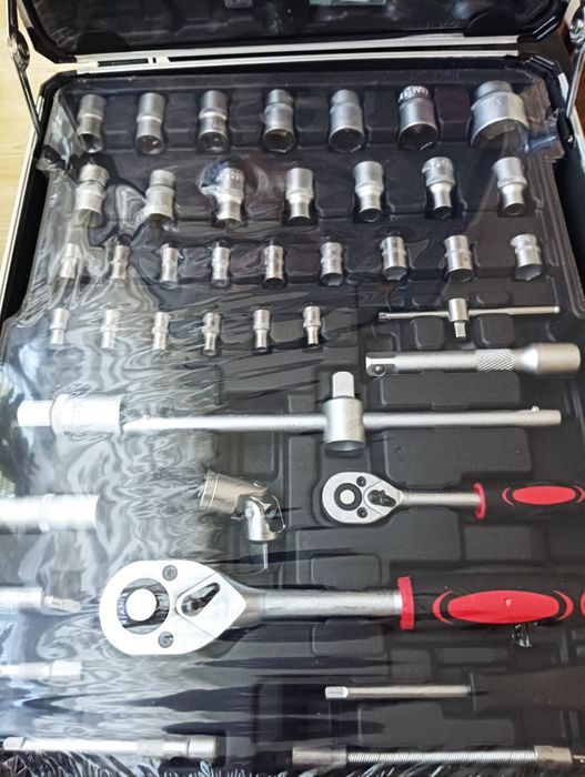 Продается набор инструментов