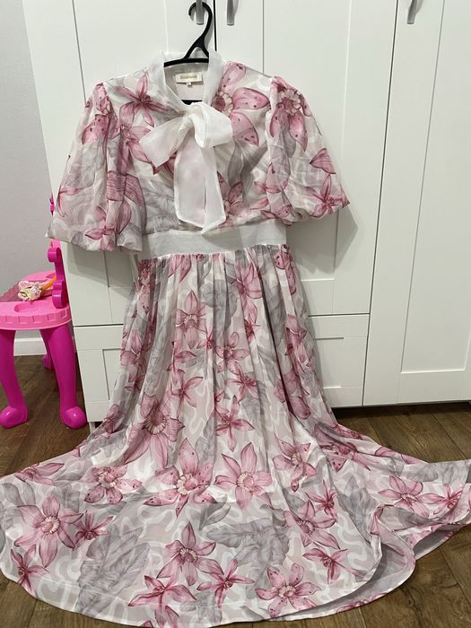 Красивые вечерные платье